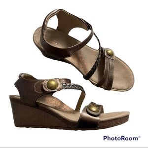 Aetrex Jullian Braided quarter Strap in Bronze 42